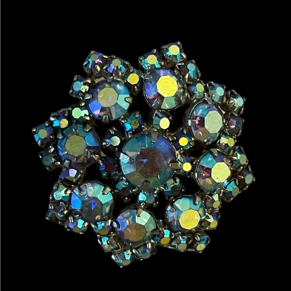 Vintage 1950’s Blue Aurora Borealis Rhinestone V Back Brooch